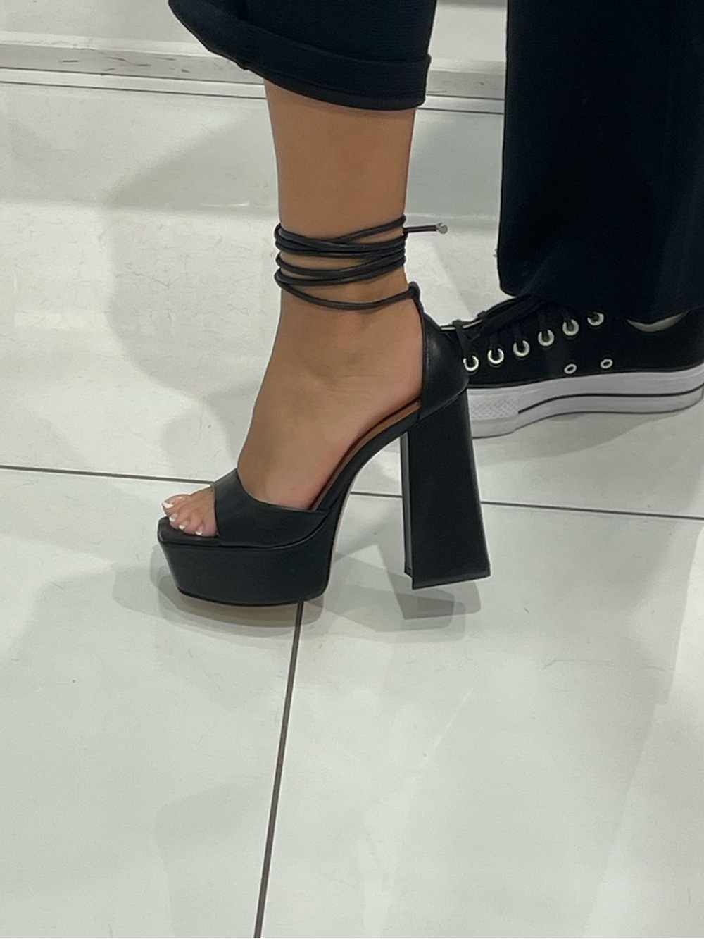 L’intervalle Black Platform Heels